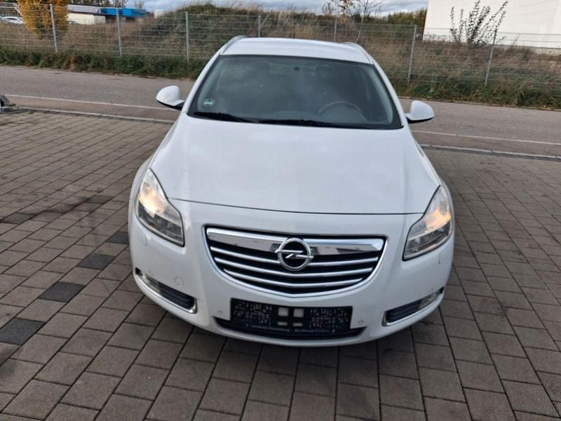 Weiß Gebraucht 2013 Opel Insignia Innovation Kombi | 3.600 € (Fairer Preis) - Bild 1/4