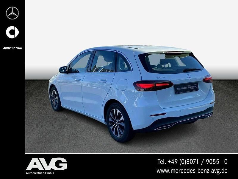 Gebraucht Mercedes B180 Advanced 136 PS (100 kW) 2024 Polarweiß Van / Kleinbus