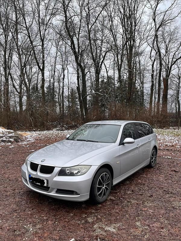 Gebraucht BMW 318 143 PS (105 kW) 2008 Grau Kombi