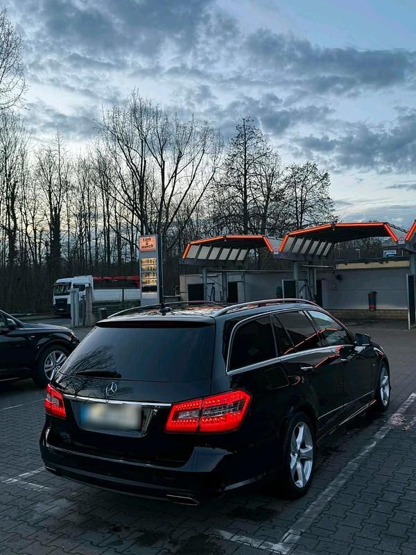 Gebraucht Mercedes E350 AMG 265 PS (194 kW) 2010 Schwarz Kombi