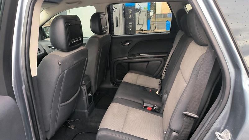 Gebraucht Dodge Journey 140 PS (102 kW) 2010 Grau SUV