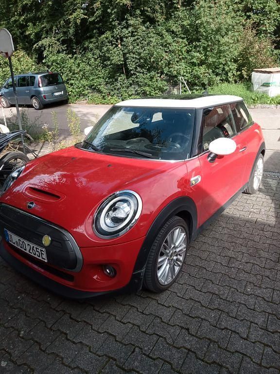 Rot Gebraucht 2020 Mini Cooper SE Kleinwagen | 14.900 € (Fairer Preis) - Bild 1/3