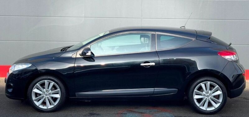 Schwarz Gebraucht 2011 Renault Mégane III Night&Day Coupé | 10.499 € - Bild 1/4