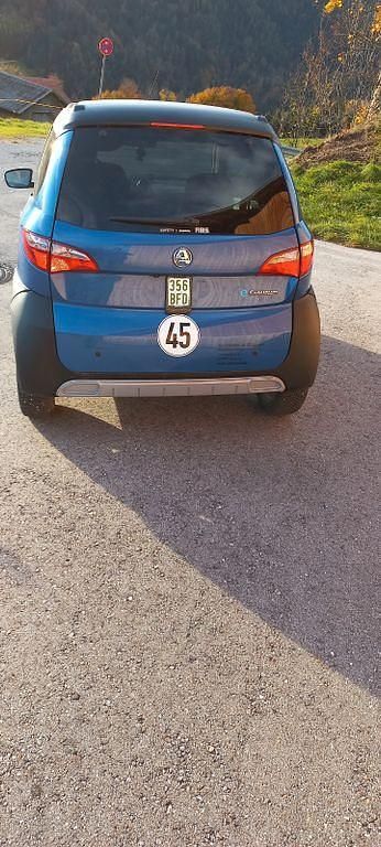 Gebraucht Aixam e-Crossover 10 kW (14 PS) 2023 Blau Kleinwagen