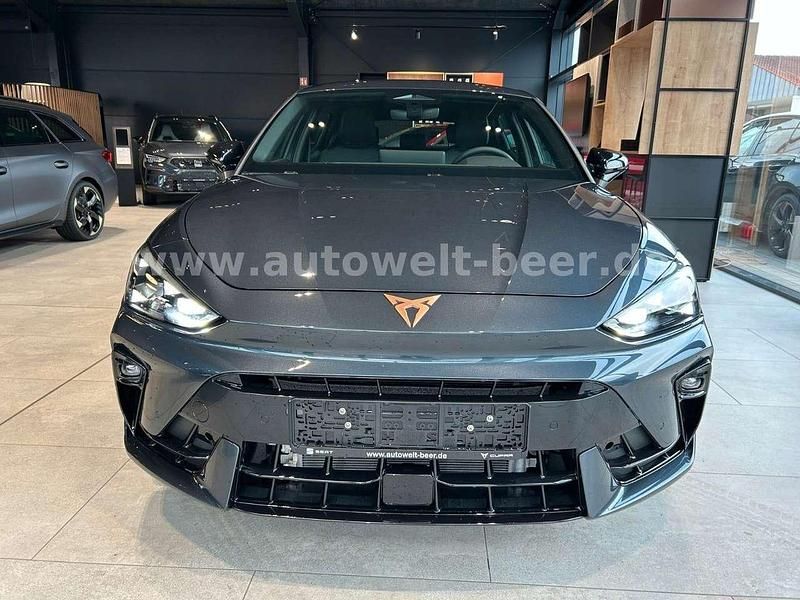 Neu Cupra Leon 150 PS (110 kW) 2026 "magnetic tech" Limousine