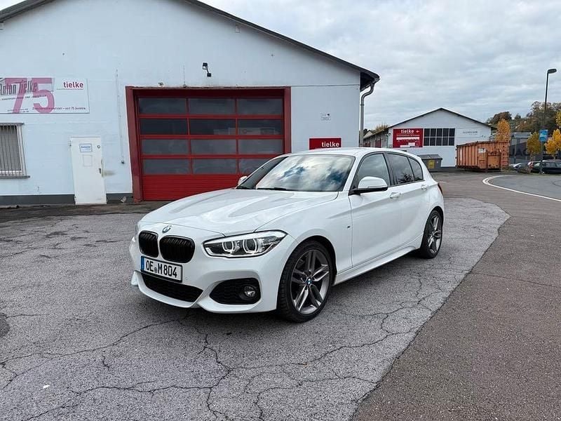 Weiß Gebraucht 2017 BMW 120 M Sport Kleinwagen | 17.800 € (Guter Preis) - Bild 1/4