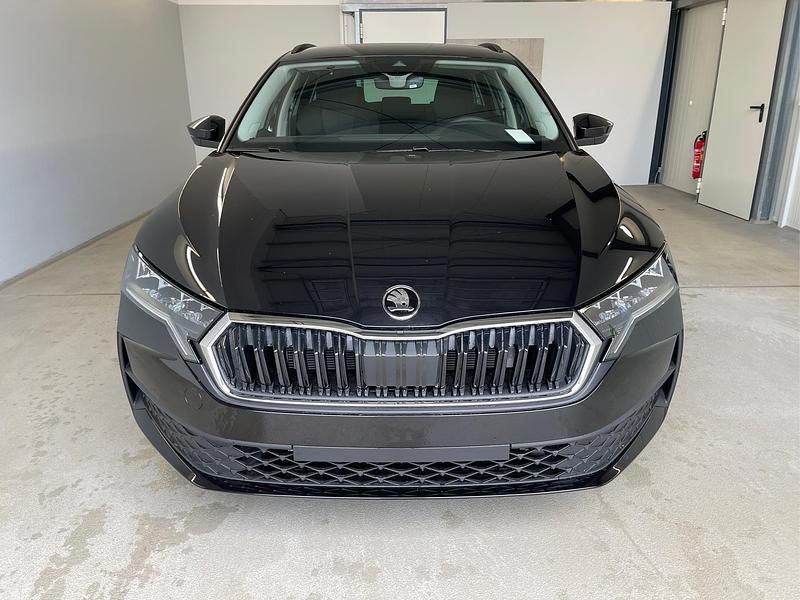 Neu Skoda Octavia Essence 150 PS (110 kW) 2025 [1z1z] black magic metallic Kombi