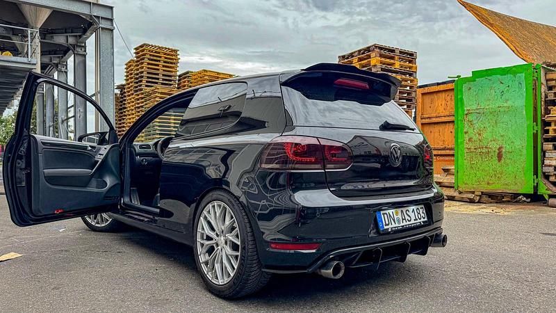 Schwarz Gebraucht 2009 VW Golf VI Kleinwagen | 7.300 € - Bild 1/4