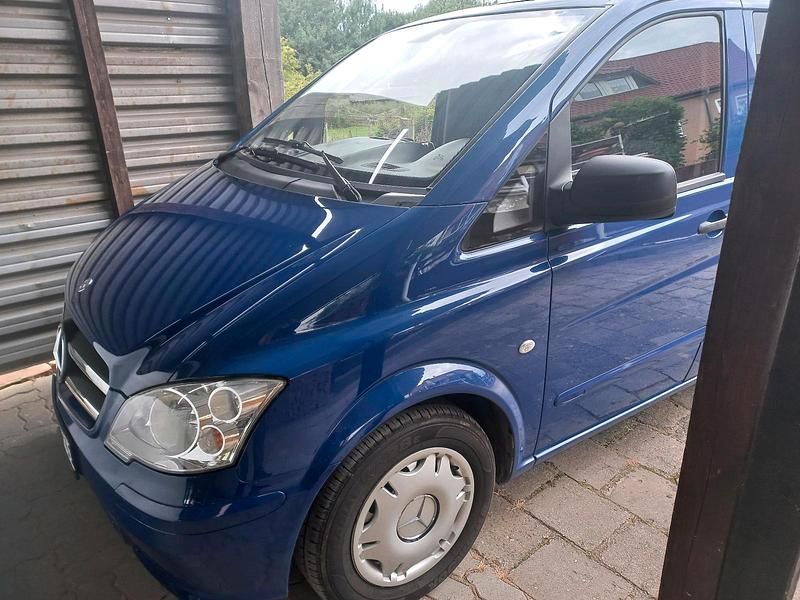 Blau Gebraucht 2012 Mercedes Vito Van / Kleinbus | 11.900 € - Bild 1/4