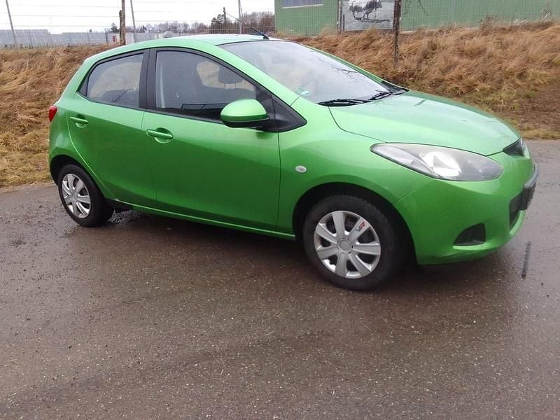 Gebraucht Mazda 2 75 PS (55 kW) 2008 Grün Kleinwagen