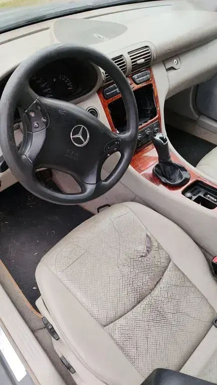 Gebraucht Mercedes C200 Classic 116 PS (85 kW) 2003 Schwarz Limousine