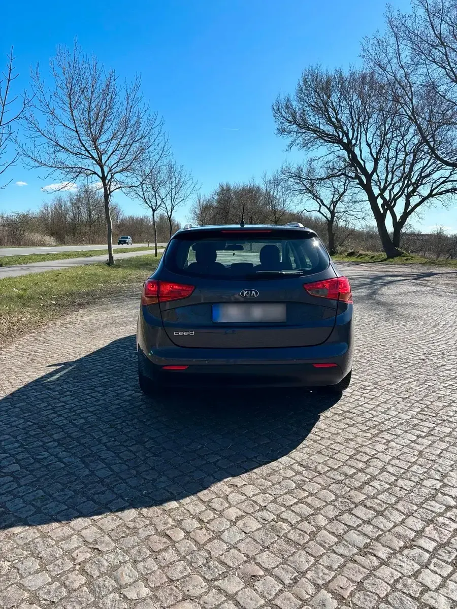 Używany Kia Ceed 2014 Czarny Hatchback