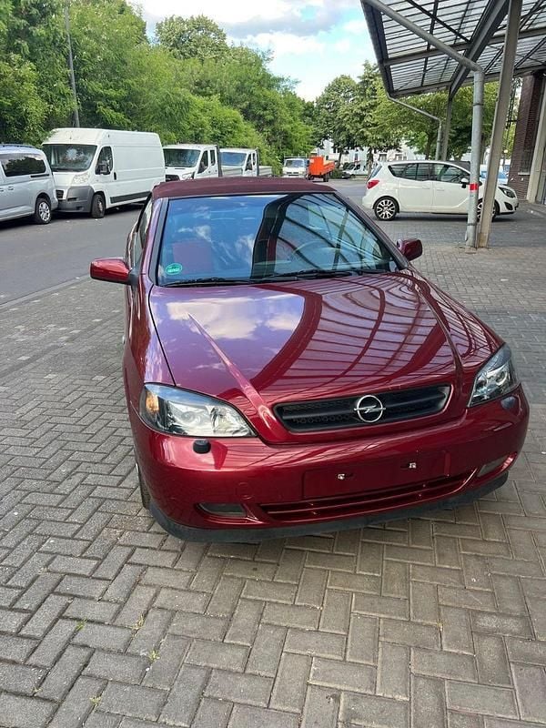 Gebraucht Opel Astra Cabriolet 147 PS (108 kW) 2004 Rot Cabrio