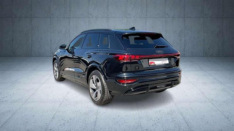 Gebraucht Audi Q6 e-tron Performance 225 kW (306 PS) 2025 Mythosschwarz metallic SUV