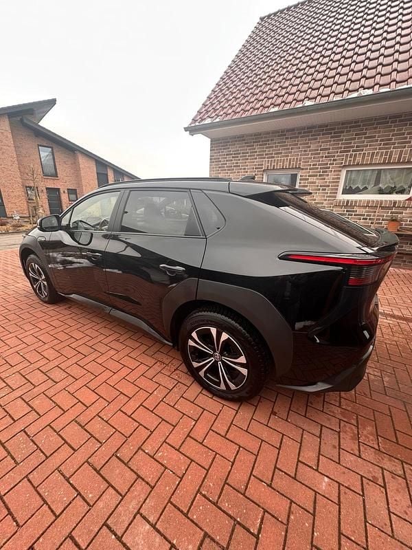 Gebraucht Toyota bZ4X 150 kW (204 PS) 2023 Schwarz SUV