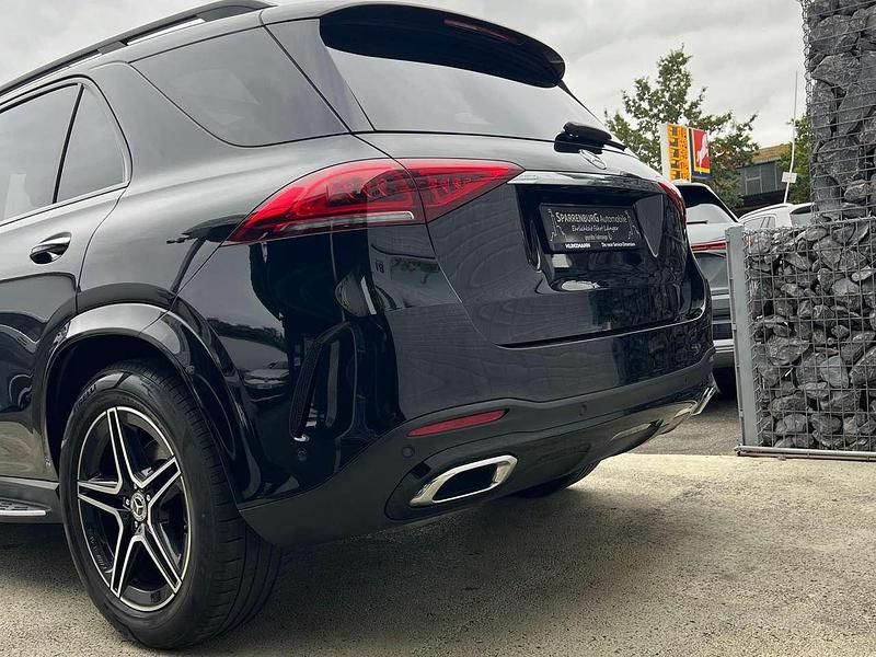 Gebraucht Mercedes GLE300 272 PS (200 kW) 2022 Ung. schwarz  unilack SUV