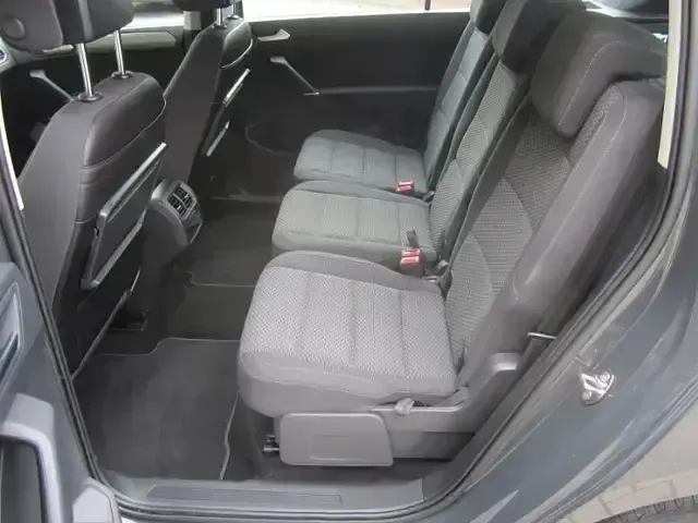 Gebraucht VW Touran Comfortline 116 PS (85 kW) 2020 Uranograu Van / Kleinbus