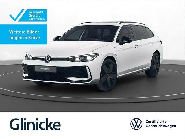 Gebraucht VW Passat R-line 177 PS (130 kW) 2024 Weiß (oryxweiß perlmutteffekt) Kombi