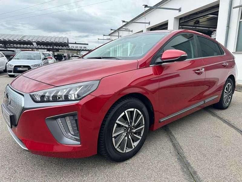 Fiery red Gebraucht 2022 Hyundai Ioniq 6 Style Limousine | 18.990 € (Fairer Preis) - Bild 1/4