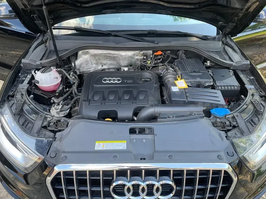 Gebraucht Audi Q3 Sport 140 PS (102 kW) 2014 Schwarz SUV