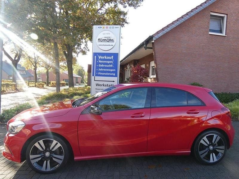 Gebraucht Mercedes A200 Night 136 PS (100 kW) 2017 Jupiterrot Limousine
