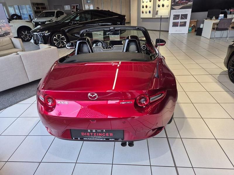 Neu Mazda MX5 132 PS (97 kW) 2025 Rot Cabrio