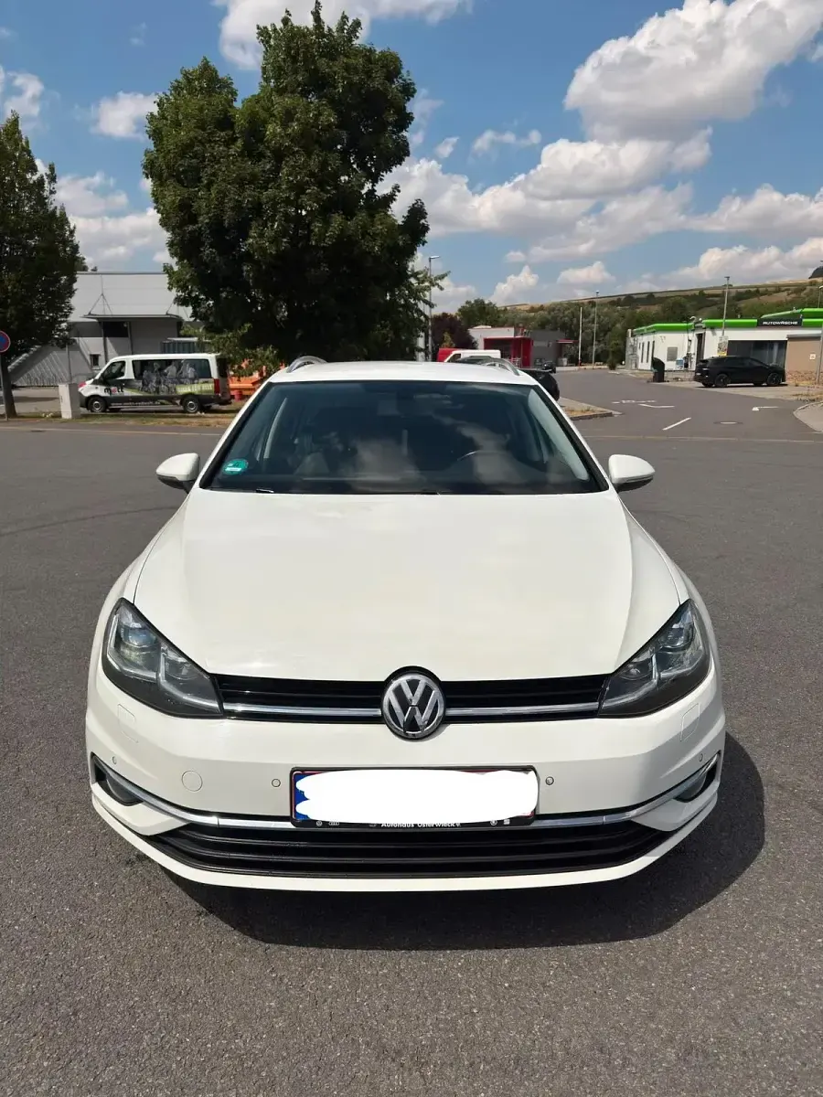 Gebraucht VW Golf VII Highline 150 PS (110 kW) 2019 Weiß Kombi