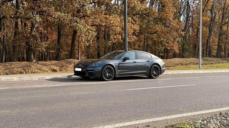 Grau Gebraucht 2018 Porsche Panamera 4S Limousine | 57.475 € (Superpreis) - Bild 1/4