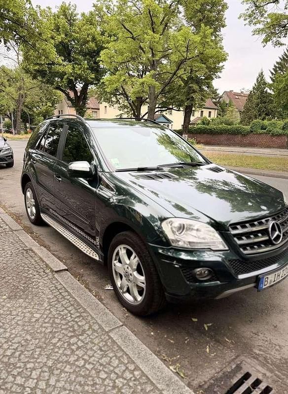 Grün Gebraucht 2008 Mercedes ML280 SUV | 8.699 € (Fairer Preis) - Bild 1/4