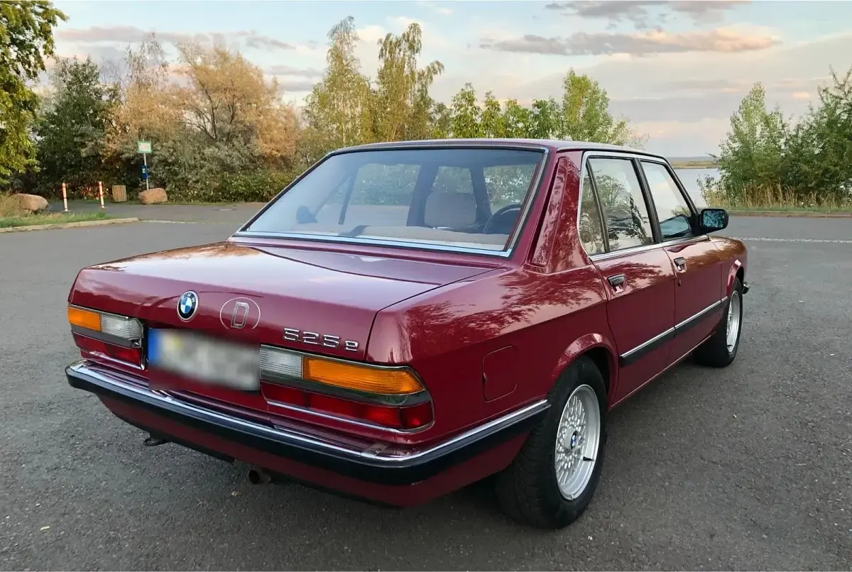 Gebraucht BMW 525 122 PS (89 kW) 1986 Rot Limousine