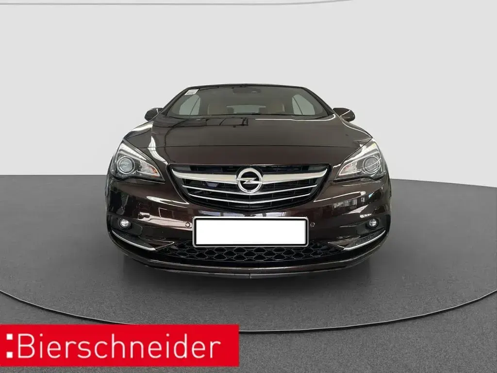 Gebraucht Opel Cascada Active 200 PS (147 kW) 2017 Braun Cabrio