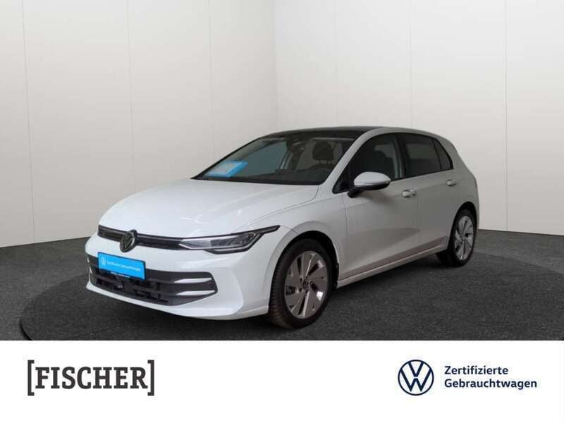 Weiss Gebraucht 2024 VW Golf VIII Life Limousine | 23.987 € (Fairer Preis) - Bild 1/4