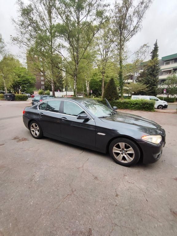 Gebraucht BMW 523 204 PS (150 kW) 2010 Schwarz Limousine
