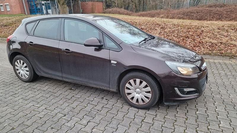 Gebraucht Opel Astra Active 140 PS (102 kW) 2013 Braun Limousine