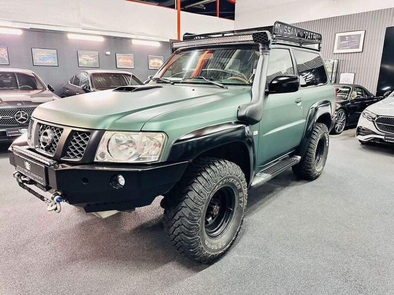 Silver (m) Gebraucht 2007 Nissan Patrol XE SUV | 28.890 € - Bild 1/4