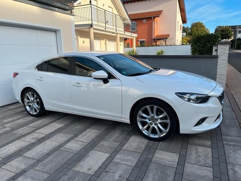 Weiß Gebraucht 2013 Mazda 6 Sports-Line Limousine | 10.700 € (Fairer Preis) - Bild 1/4
