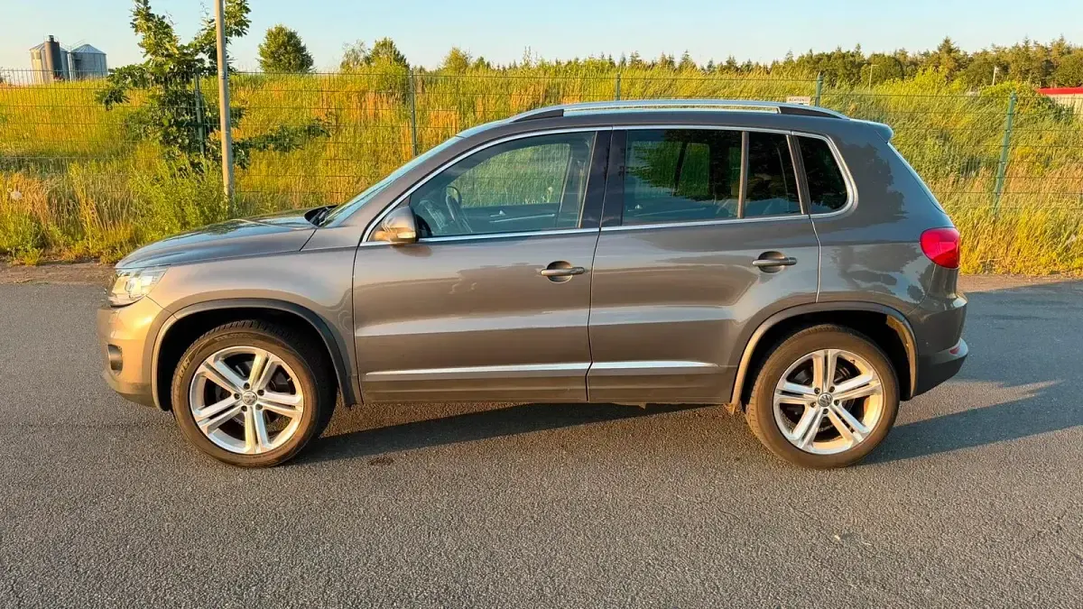Gebraucht VW Tiguan 140 PS (102 kW) 2015 Grau SUV