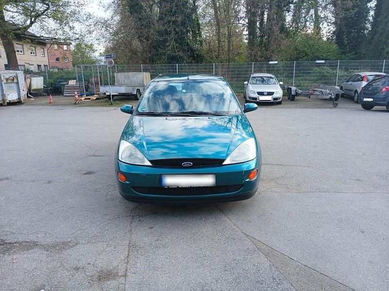 Second-hand Ford Focus 101 CP (74 kW) 1999 Verde Berlinǎ