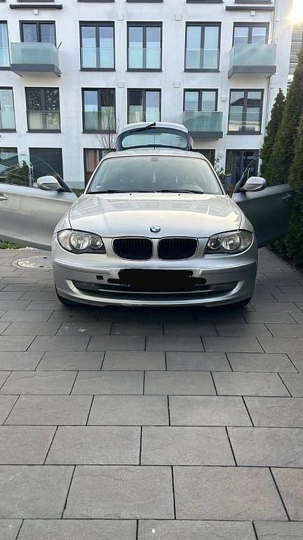 Gebraucht BMW 118 143 PS (105 kW) 2010 Silber Kleinwagen
