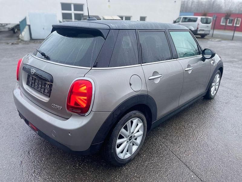 Gebraucht Mini Cooper 136 PS (100 kW) 2019 Silber Kleinwagen