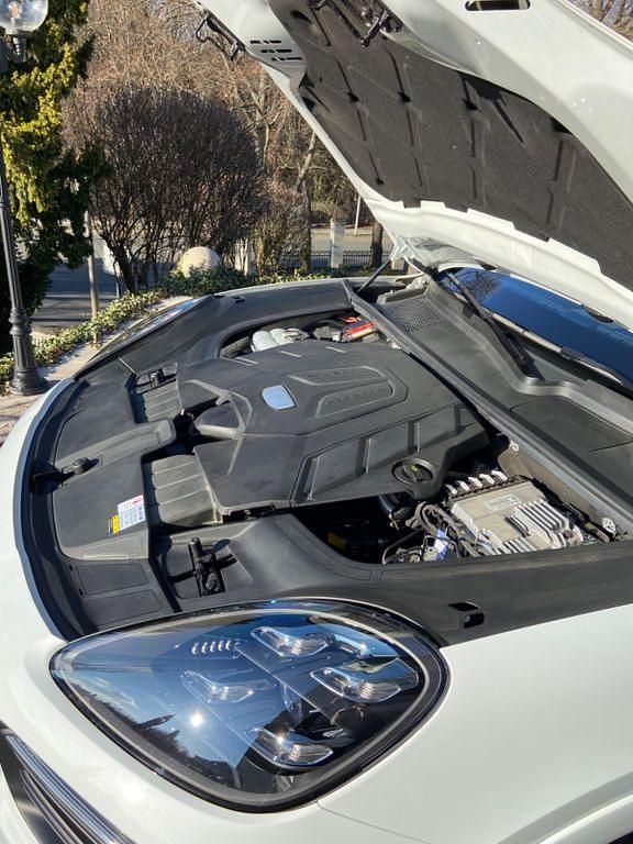 Second-hand Porsche Cayenne 340 CP (250 kW) 2019 Alb SUV