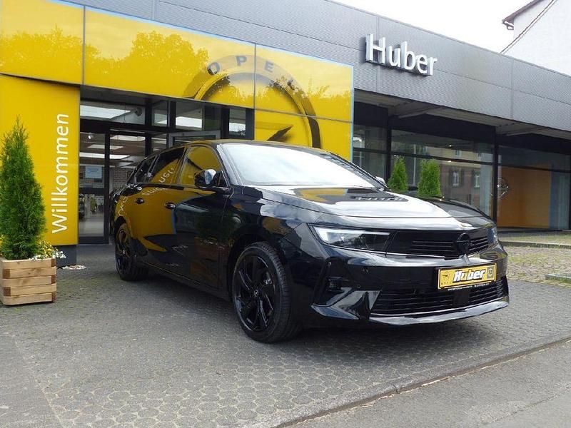 Lackierung schwarz perla nera/ Gebraucht 2024 Opel Astra Kombi | 27.950 € (Fairer Preis) - Bild 1/4