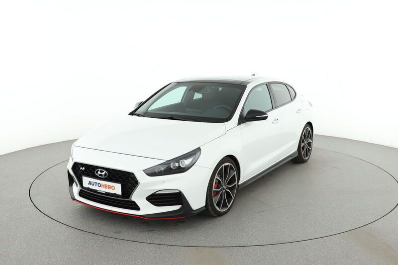 Weiß Gebraucht 2019 Hyundai i30 N Performance Limousine | 22.400 € (Fairer Preis) - Bild 1/4