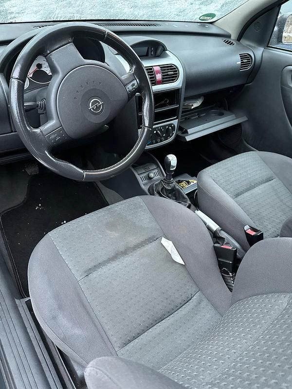 Gebraucht Opel Corsa 90 PS (66 kW) 2004 Schwarz Kleinwagen