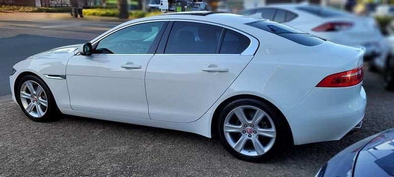 Gebraucht Jaguar XF 179 PS (131 kW) 2016 Weiß Limousine