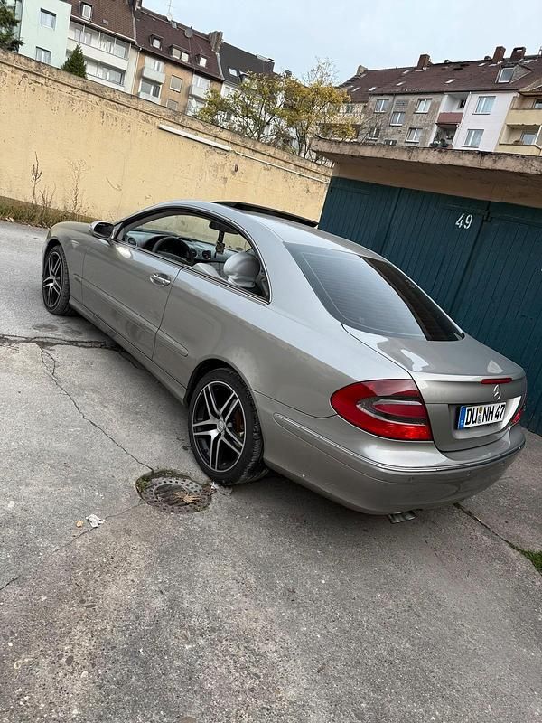 Gebraucht Mercedes CLK270 170 PS (125 kW) 2003 Gold Coupé