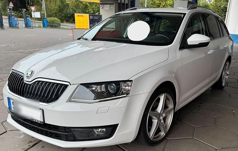 Weiß Gebraucht 2014 Skoda Octavia Kombi | 11.000 € (Teuer) - Bild 1/4