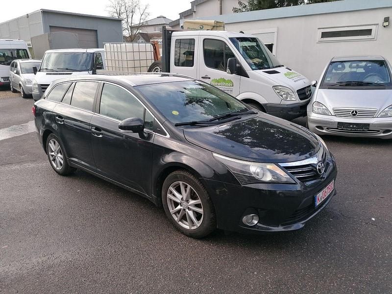 Schwarz Gebraucht 2012 Toyota Avensis Comfort Kombi | 3.850 € - Bild 1/4