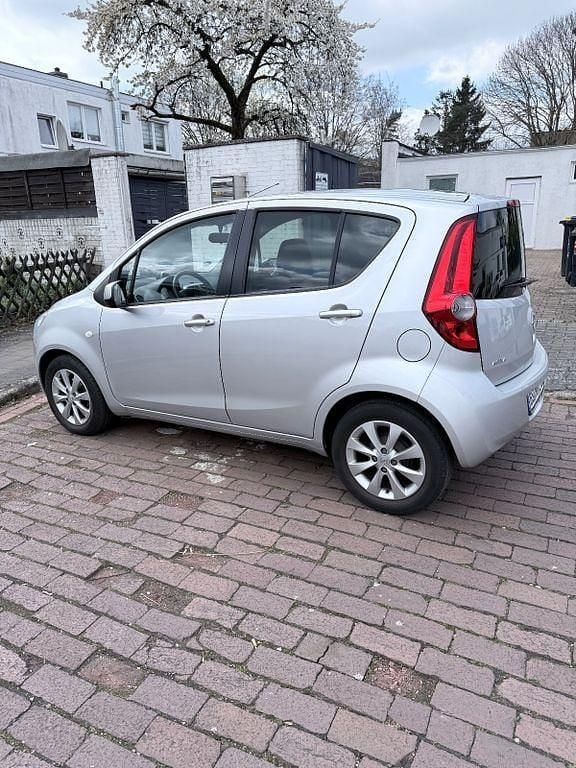 Gebraucht Opel Agila 68 PS (50 kW) 2013 Silber Kleinwagen