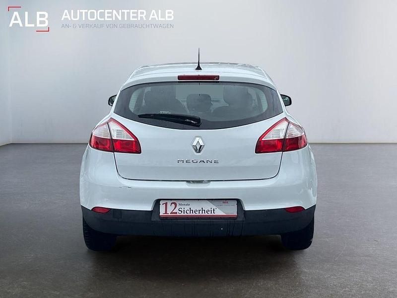 Gebraucht Renault Mégane 101 PS (74 kW) 2011 Weiß Limousine